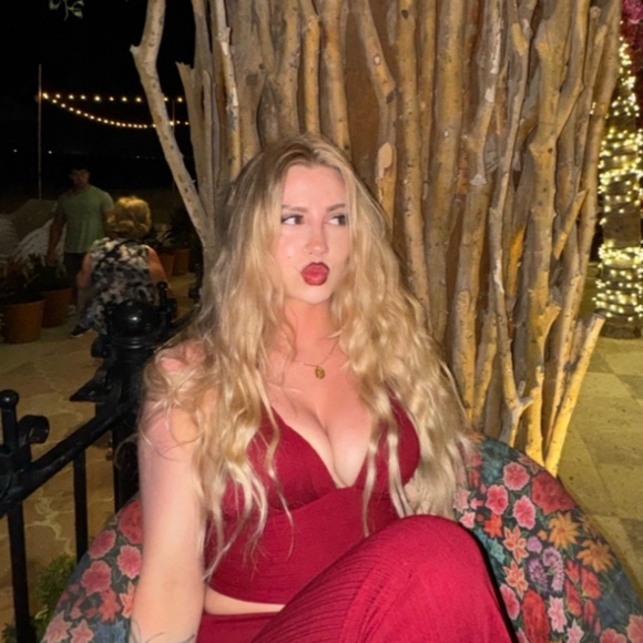 Meet your Posher, Lee - Picture 1 of 1